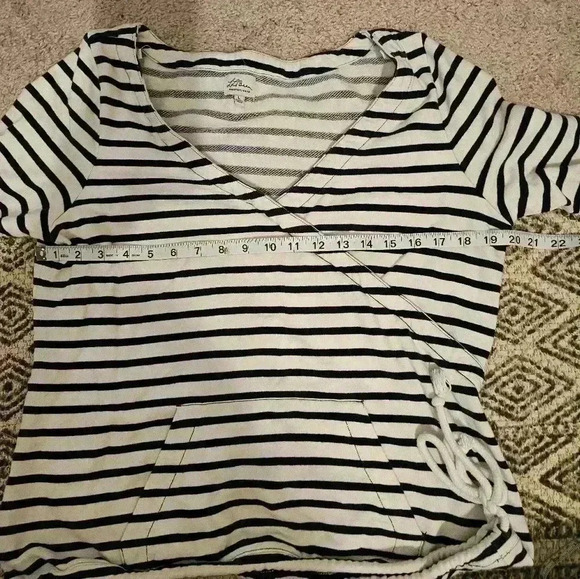 Vintage LL Bean Striped VNeck Bottom Tie Shirt Size L - Picture 4 of 4